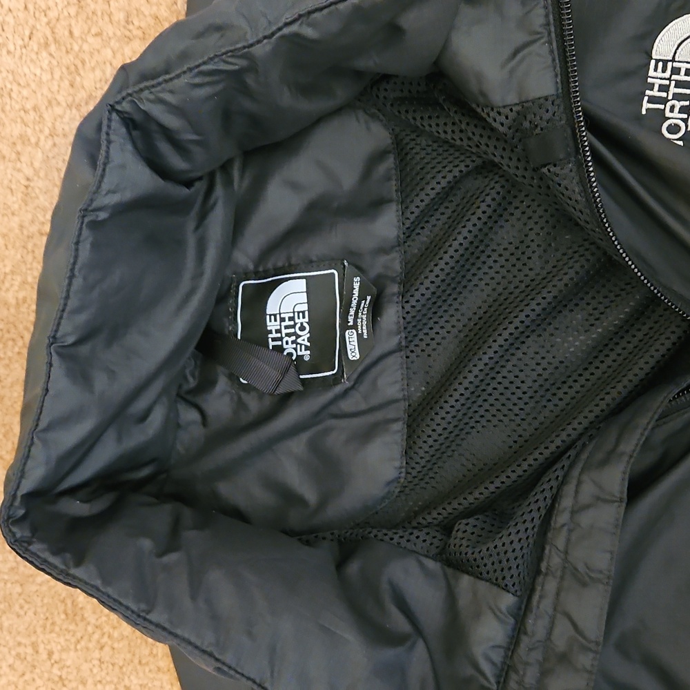 The North Face Men's Black Windbreaker - Picture 2 of 6